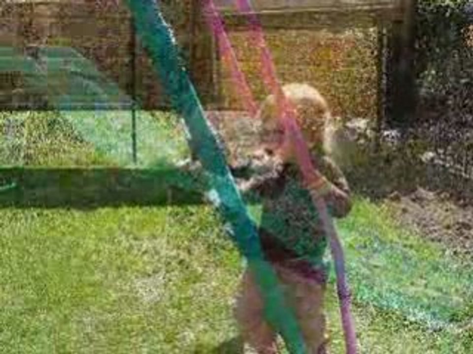 14 juillet 2008 mathis et athenais dans le jardin