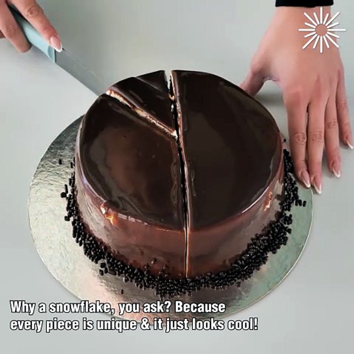 Everyone gets a bite-sized piece of chocolate cake 😋🎂