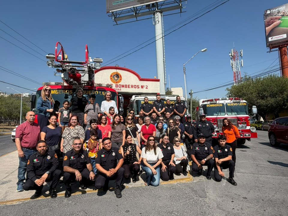 Colonias de la zona sur de Monterrey se unen para celebrar a los Bomberos de la Estación 2 Las Brisas