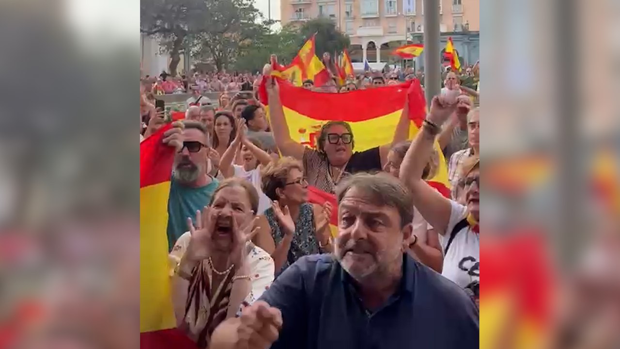 Multitudinaria protesta en Ceuta contra la gestión del Gobierno en la crisis migratoria