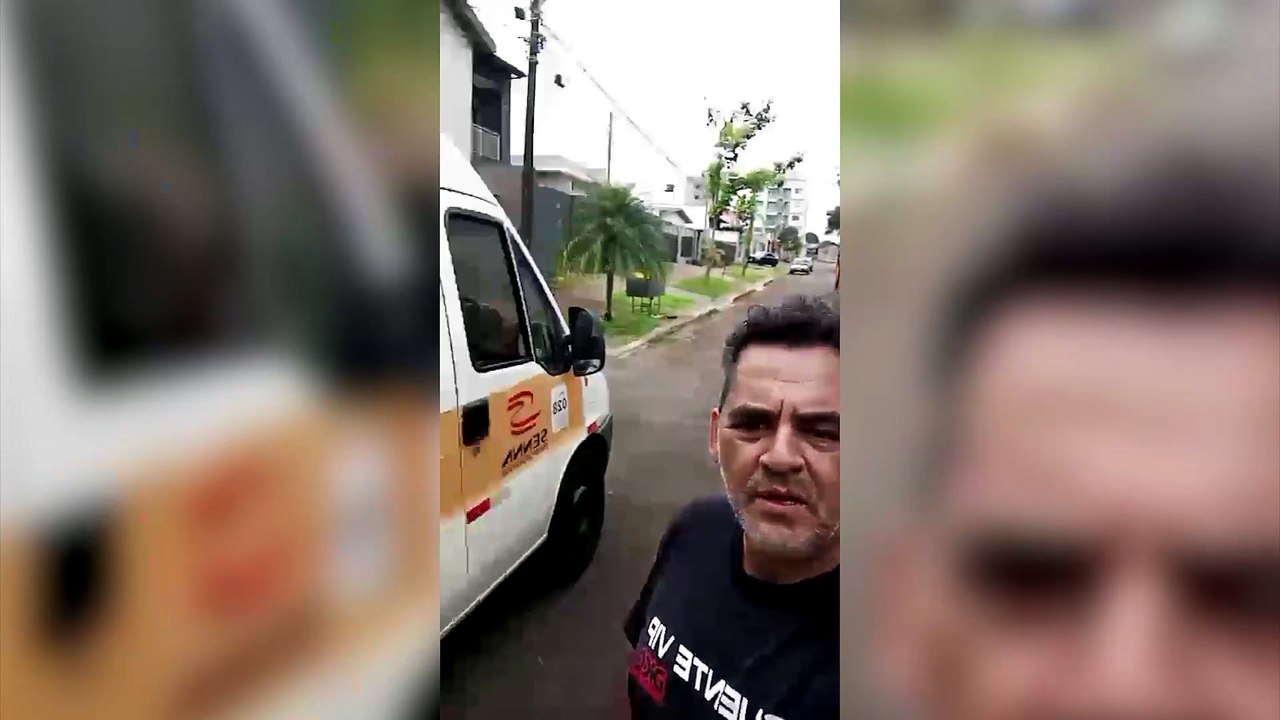 Vídeo mostra momento em que homem encontrou criança presa dentro de van escolar em Cascavel