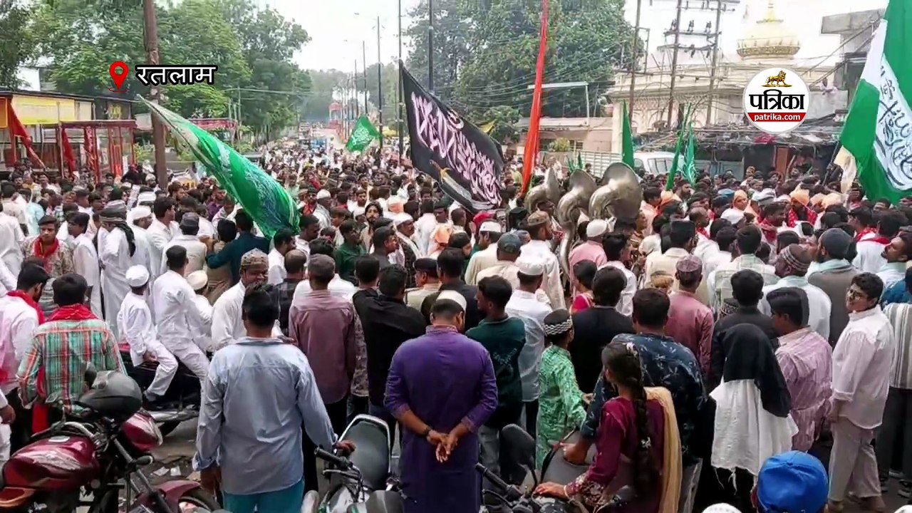 ईद मिलाद-उन-नबी का जुलूस निकला