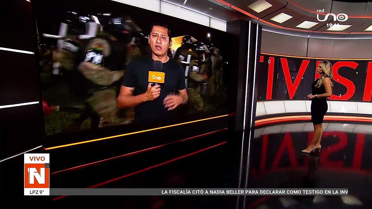 MILITARES Y POLICÍA SE REPLIEGAN