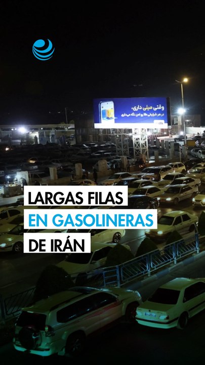 Largas filas en gasolineras en Irán tras el anuncio de nuevas sanciones de EU