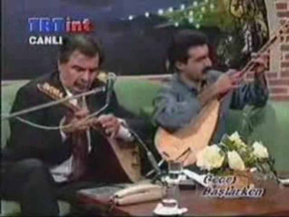 Arif Sağ & Erdal Erzincan Bağlama Şow