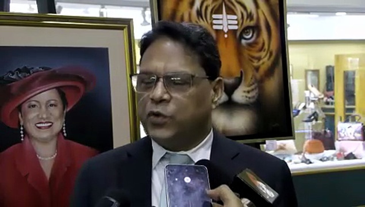 JUSTICE MINISTER DOESN'T BELIEVE KMAN PLUMPY DID CRIMINAL ACTS