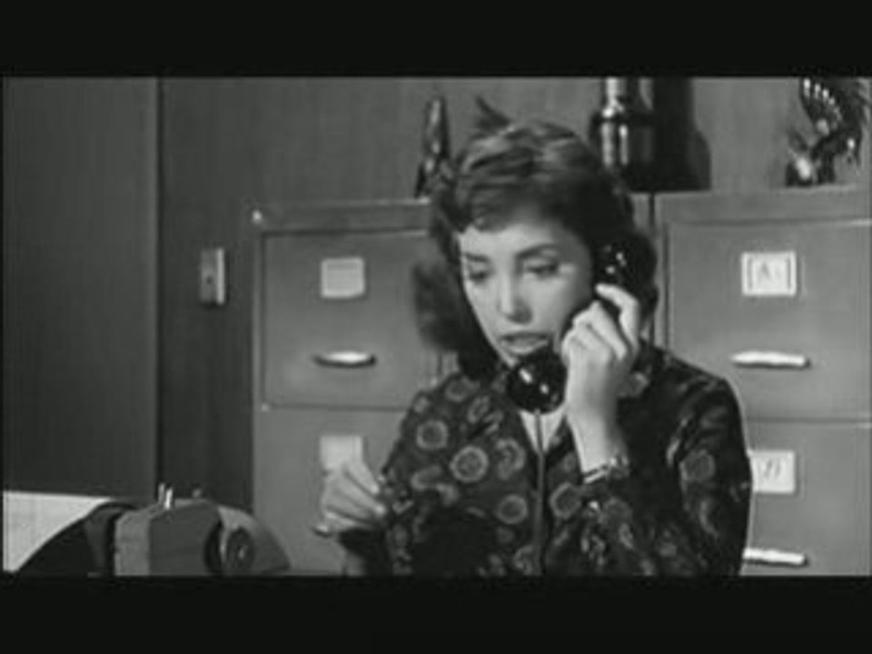 La femme insecte; wasp woman