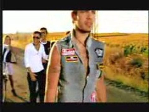 Tolga Karel - Asparagas by Aluxton