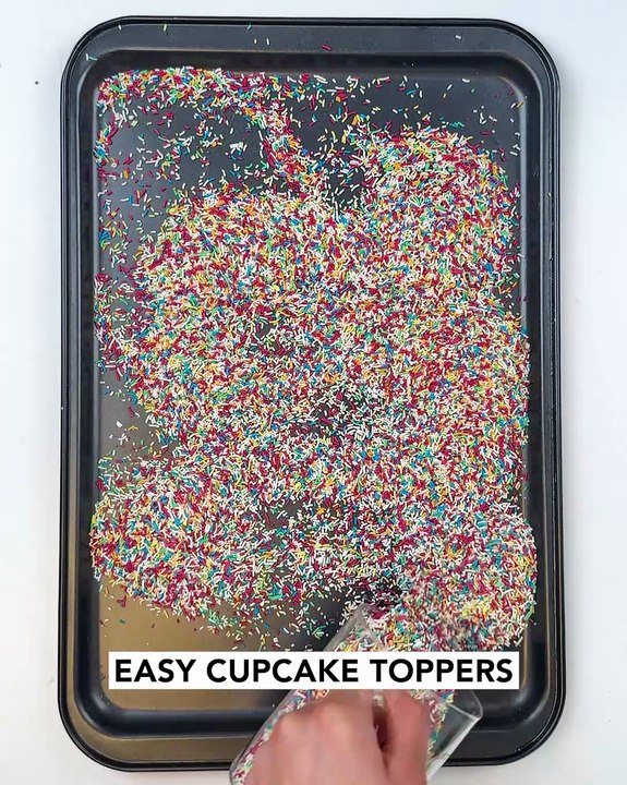 Simple cupcake toppers that look stunning🧁