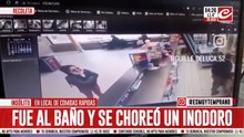 Insólito: entró a un local de comidas rápidas... ¡y se robó un inodoro!