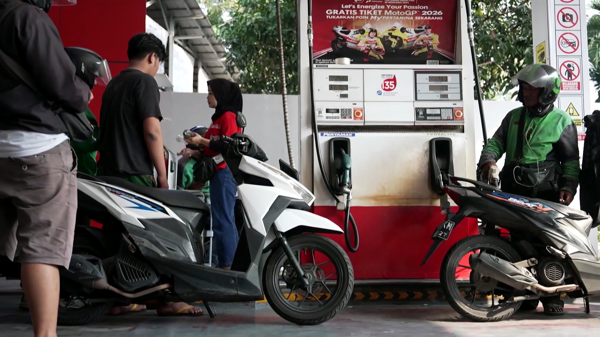 Palm oil turned into biodiesel to cut fuel imports