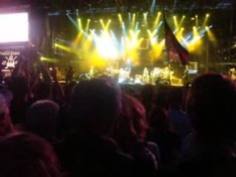 Ben Harper- Burn One Down vieilles charrues 2008