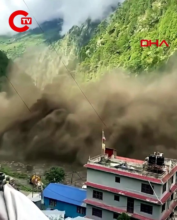 Nepal'de sel felaketi: 19 kişi hayatını kaybetti