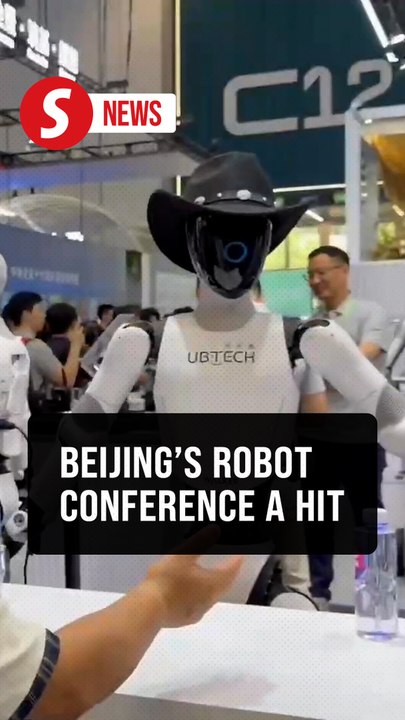 Tech visitors flock to Beijing's robot conference