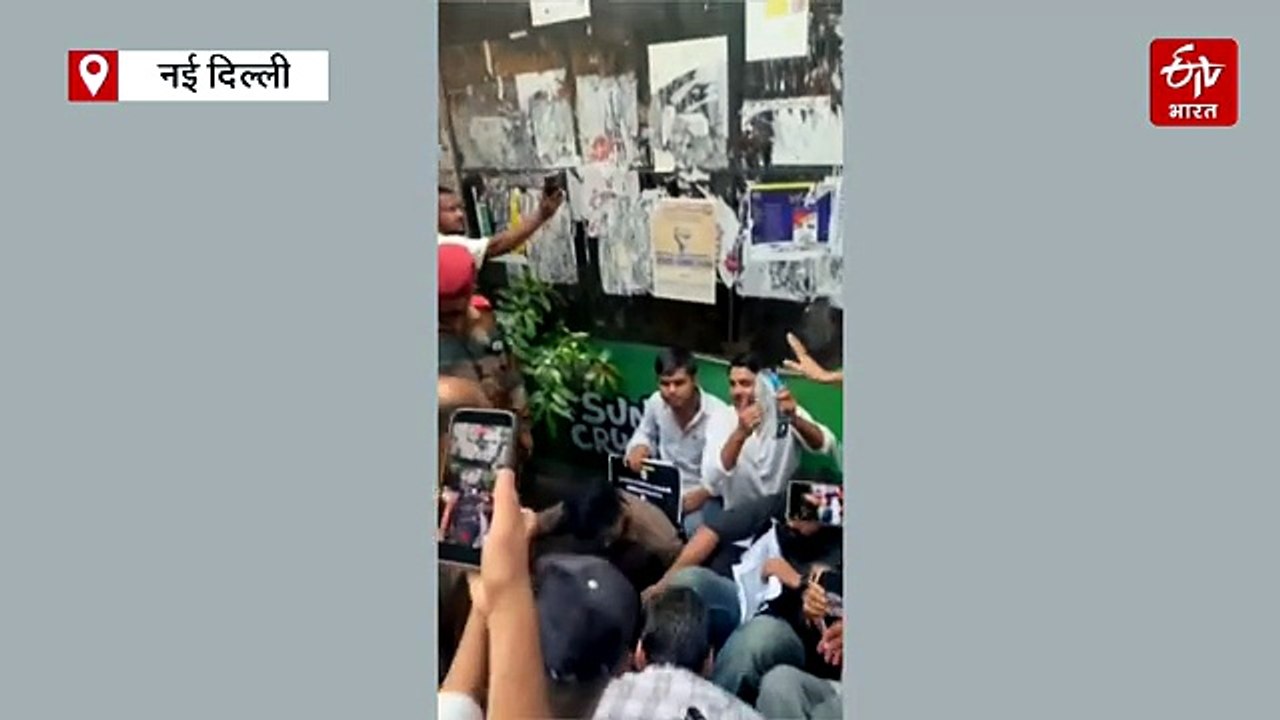 जामिया में प्रदर्शन पर बवाल, छात्रों ने लगाया जबरन हटाने और चोट पहुंचाने का आरोप
