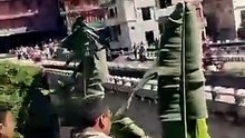 Vídeo mostra pânico dentro de autocarro quando rio transborda no Nepal