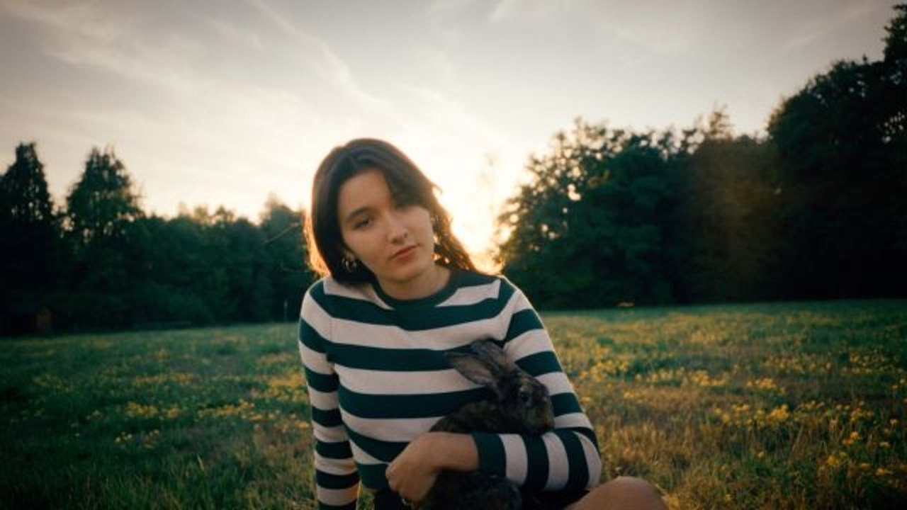 TikTok and War Intersect in “Following Valeria”