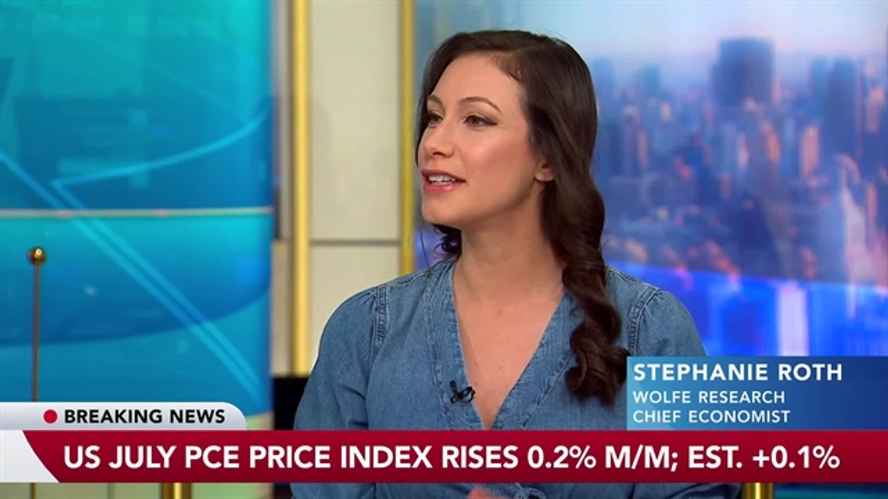 Fed Can Avoid Hiking on Cooler Data, Economist Roth Says