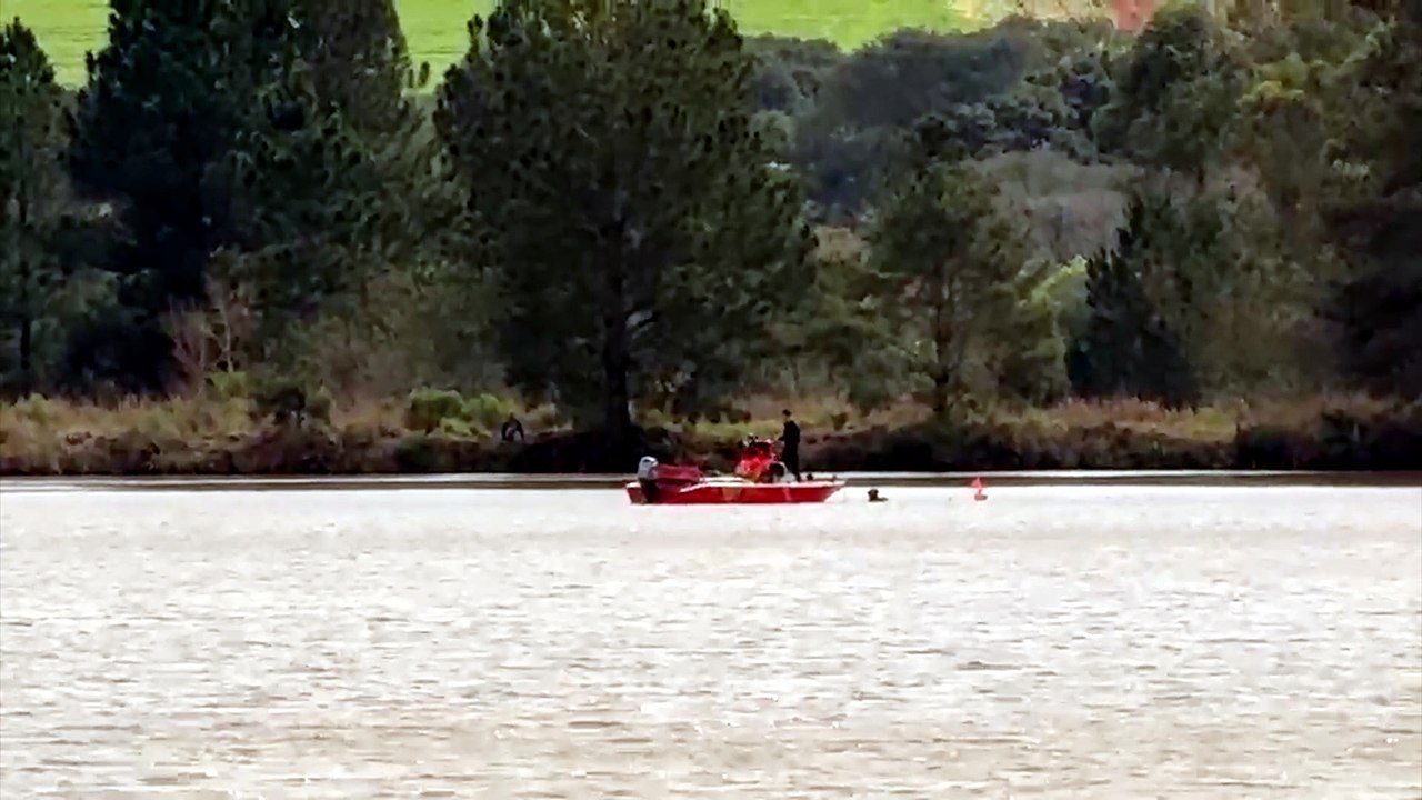 Bombeiros encontram corpo de Alex Viana que se afogou em lago no interior de Cascavel