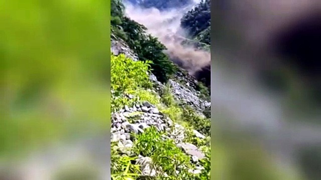 Una enorme riada deja decenas de muertos en la frontera entre Nepal y el Tibet