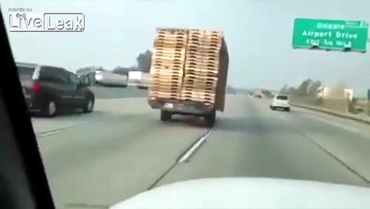 Cette remorque roule toute seule sur l'autoroute !