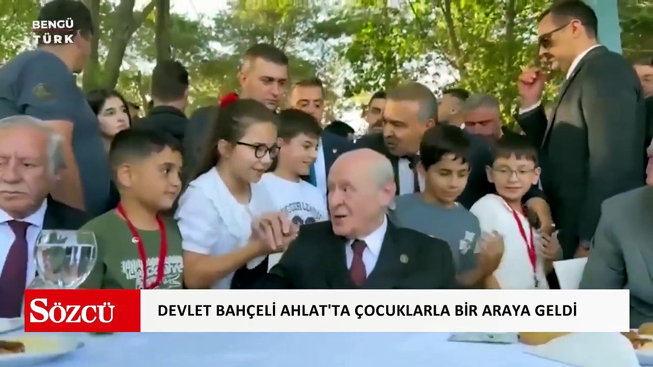 Devlet Bahçeli Ahlat'ta çocuklarla bir araya geldi