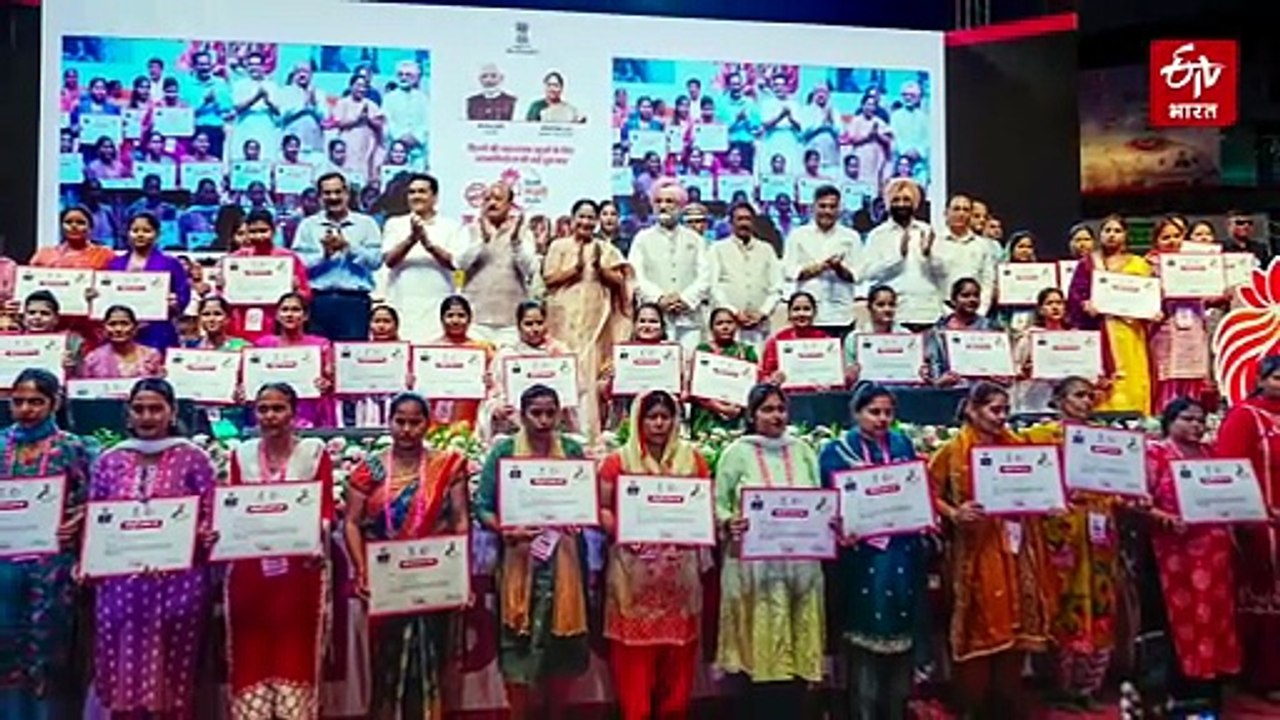 दिल्ली में महिलाओं के लिए लक्ष्मी योजना की शुरुआत, सीएम रेखा गुप्ता ने जारी की 2500 रुपये की पहली किश्त जारी