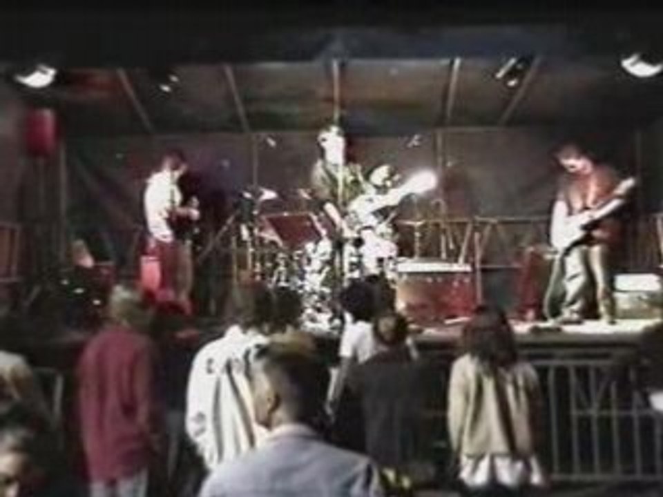 Deadfly - everybody needs somebody (concert au lac de léon)