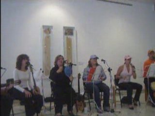 Las Brujas interpretan del repertorio latinoamericano 2