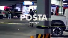 🚨 Personal del Ejército Mexicano asegura una Toyota Hilux en la Plaza Comercial Paseo Durango. Se habla de un par de personas detenidas 👮🏻‍♂️🚁