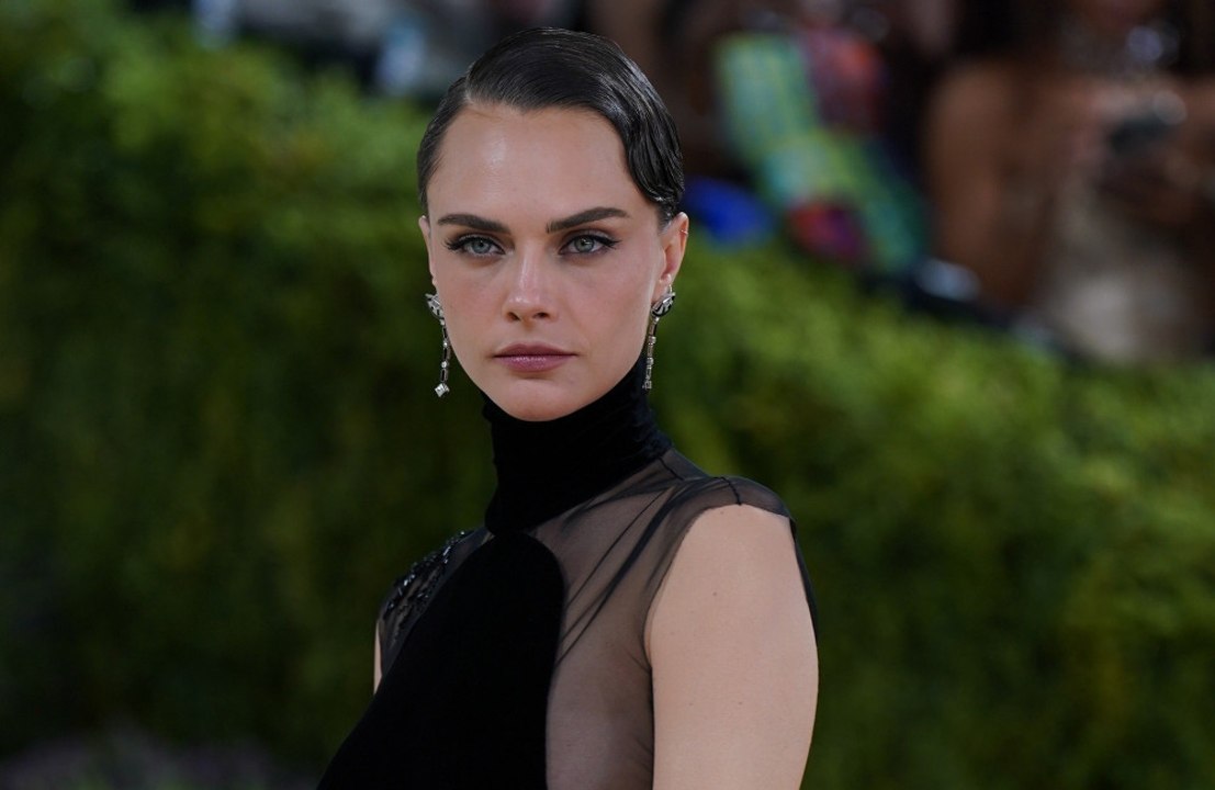 Cara delevingnes debütalbum half ihr, 'vernünftig und nüchtern' zu bleiben