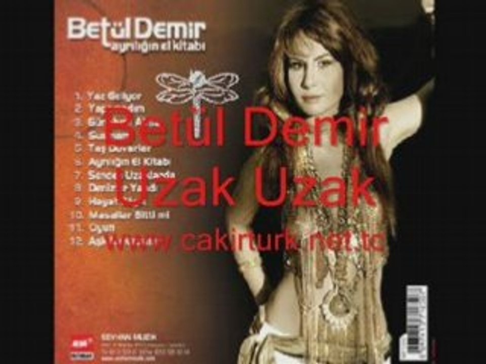 Betül Demir Uzak Uzak