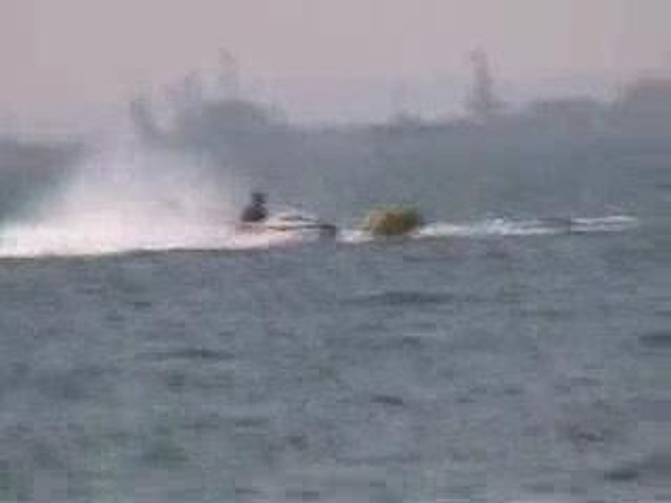Jet ski , boué Tim