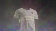 Boca presentó su nueva camiseta alternativa