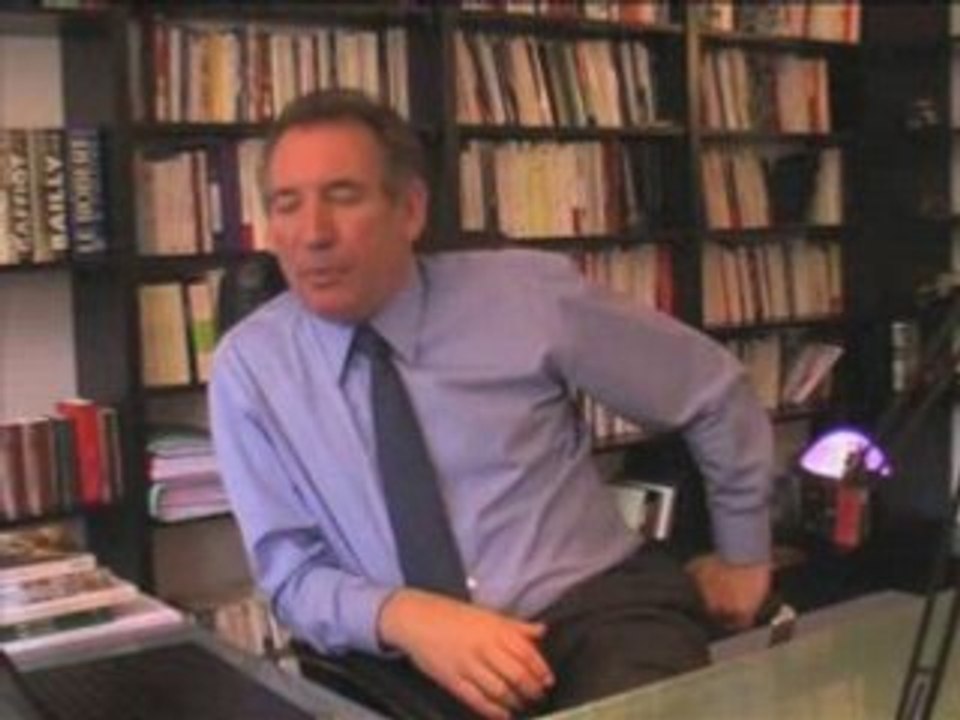 Bayrou au sujet des institutions du "coup d'Etat permanent"