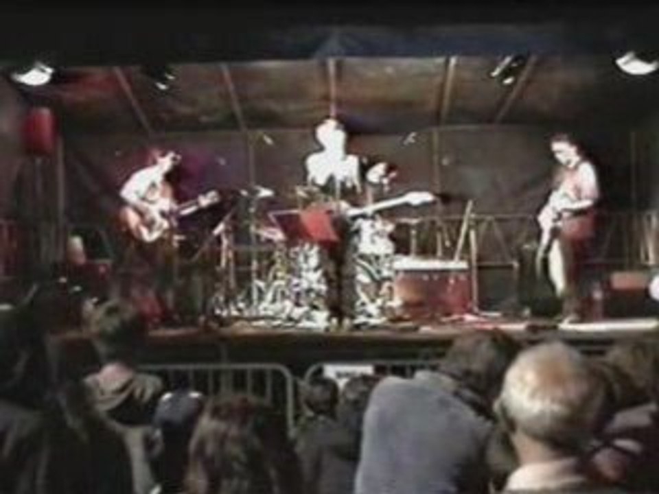 Deadfly - J'veux du soleil (concert au lac de léon)