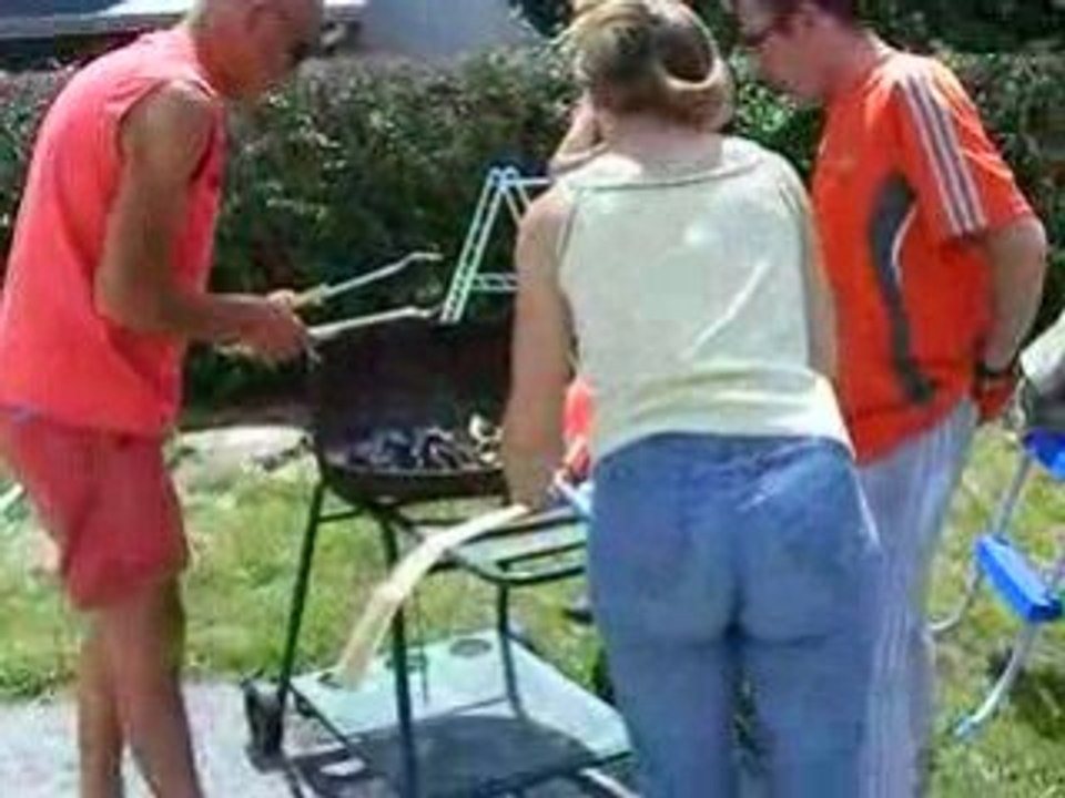 A 4 pour allumer un barbecue!