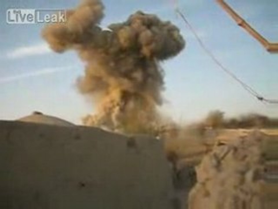 F16 drops 1000 lb bomb on Taliban