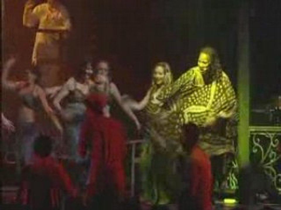 Loin danse