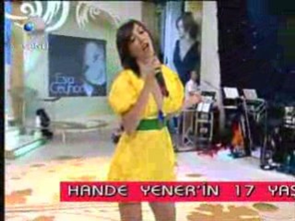 Hande Yener @ Esra Ceyhan - Kim Bilebilir Aşkı Live