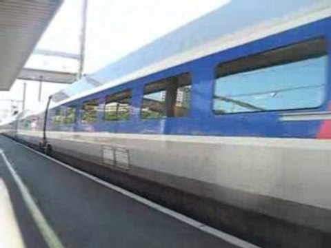 TGV BRUXELLES BORDEAUX RAME TGV R TRICOURANT 4518+4517