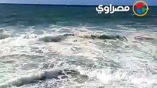 ارتفاع الأمواج وصل 4 أمتار.. إخراج المصطافين من البحر ومنع السباحة بشواطئ الإسكندرية