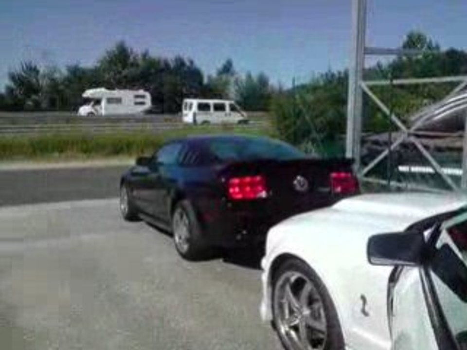 V8 echappement libre lateral