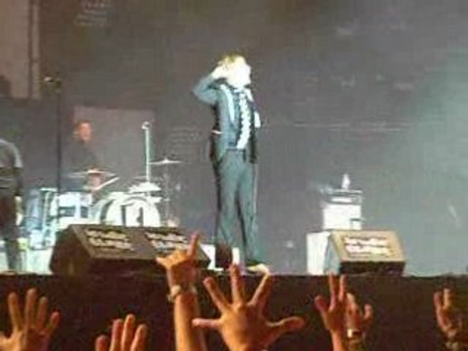 The Hives ( vieilles charrues 2008 )