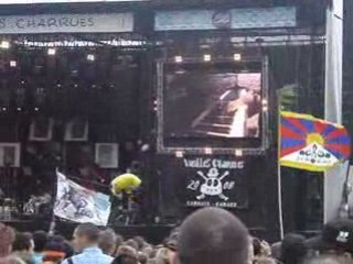 Yael Naim reprise de Toxic, Vieilles Charrues 2008