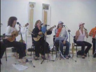 Las Brujas interpretan  merengue venezolano