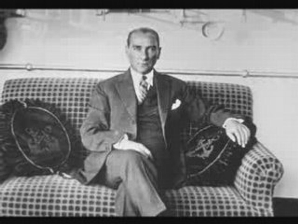 Kendi Sesiyle Atatürk