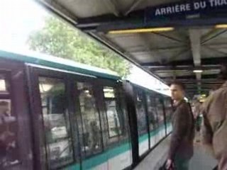 QUAIS ET METRO PARISIEN