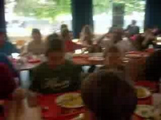 "je tape d'un doigt lala..."