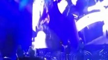 Le pide matrimonio en pleno concierto de Sin Bandera y ella dice “sí”